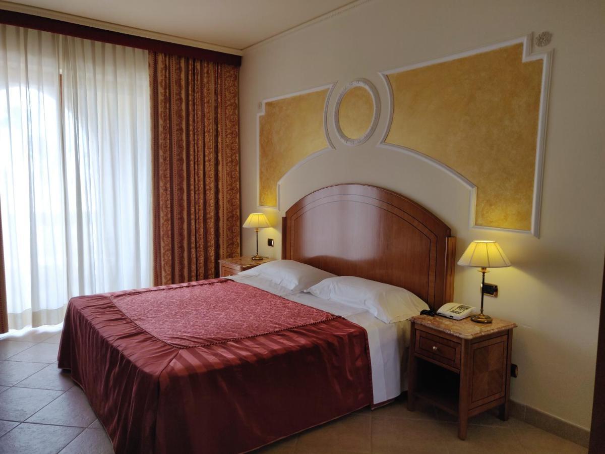 Parco Dei Principi Hotel Roccella Ionica Eksteriør bilde