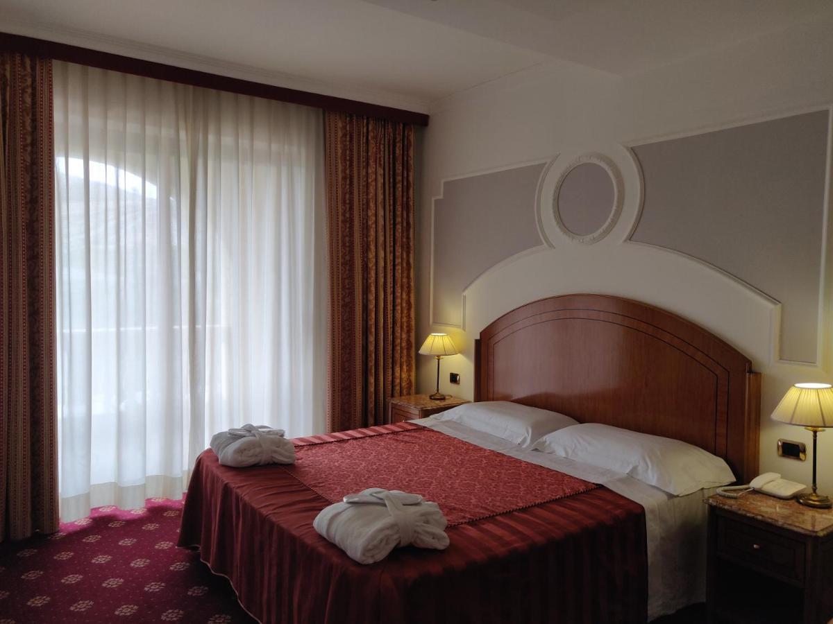 Parco Dei Principi Hotel Roccella Ionica Eksteriør bilde