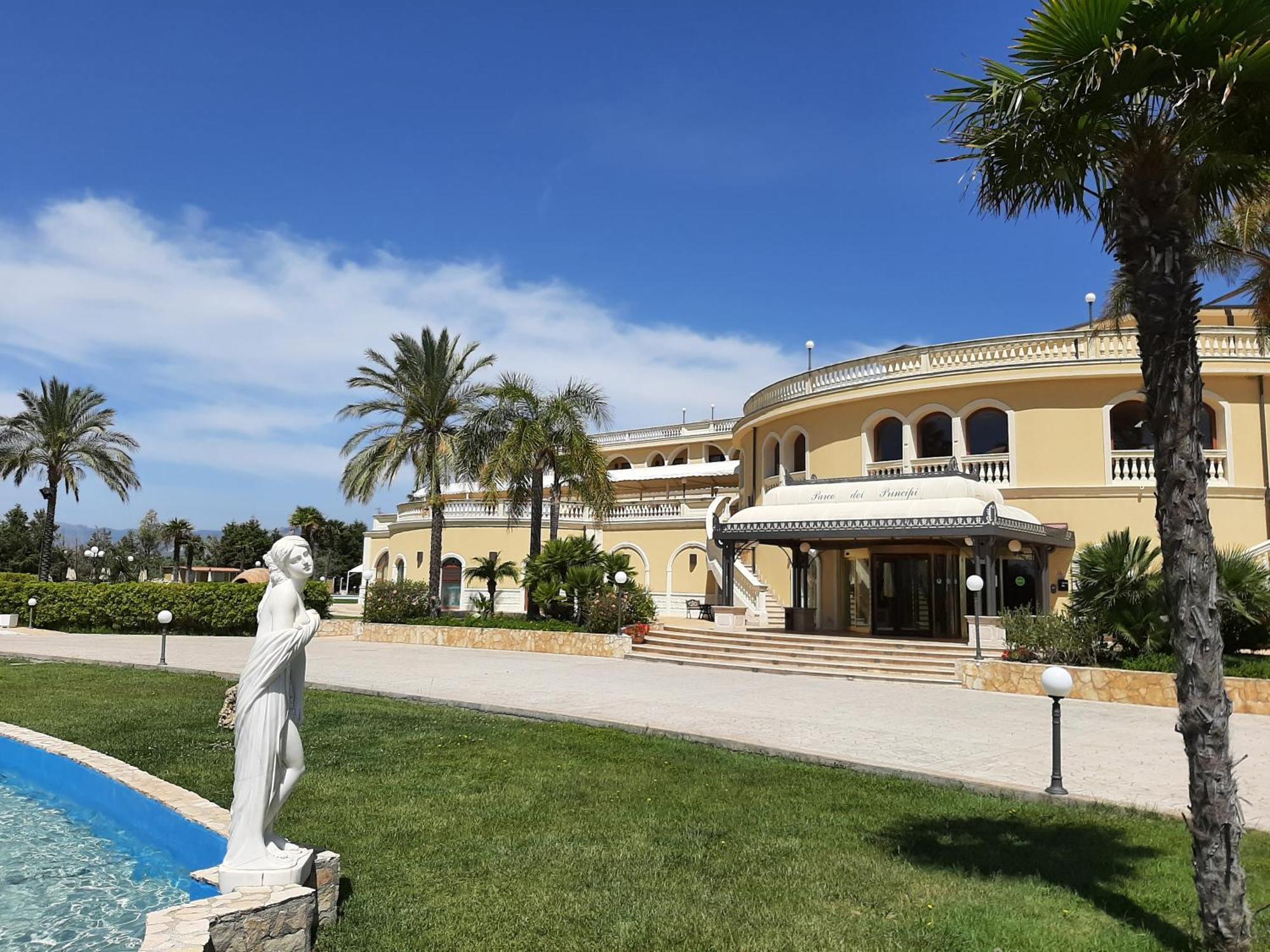 Parco Dei Principi Hotel Roccella Ionica Eksteriør bilde
